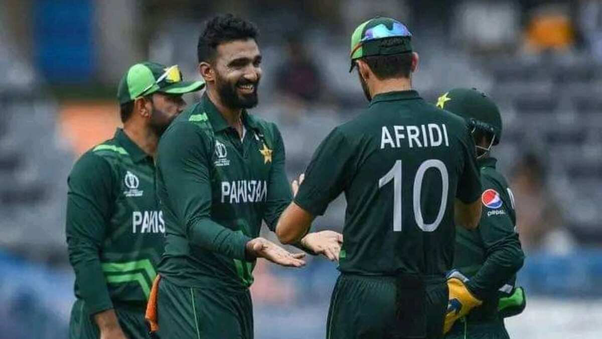 ODI World Cup 2023: Pakistan rope in Usama Mir as concussion sub, scalps Van der Dussen in first over