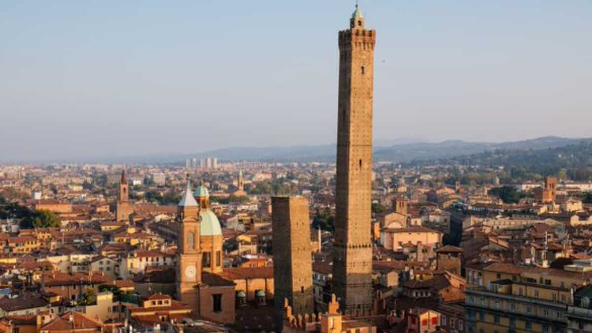 Medieval 'leaning tower' in Italian city tilting too much, to remain closed for few years Medieval 'leaning tower' in Italian city tilting too much, to remain closed for few years