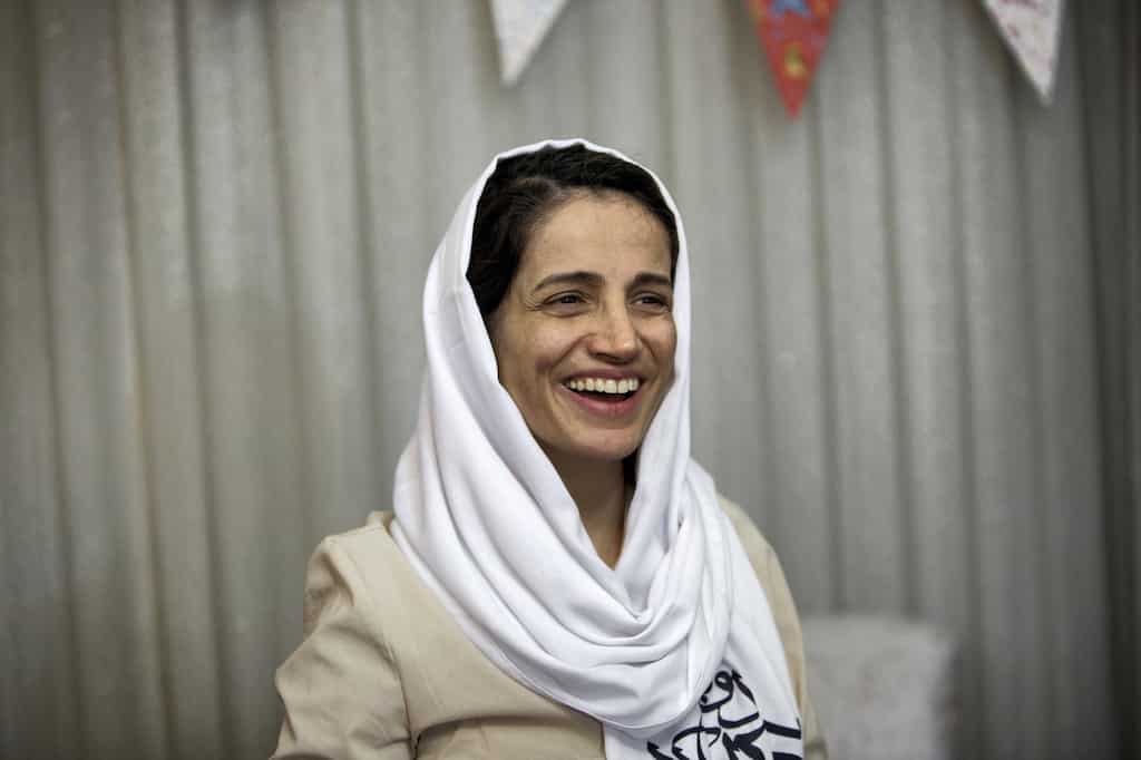 Iran: Authorities arrest prominent lawyer at funeral of teenager Armita Garawand