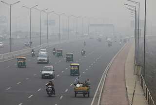 ‘Hazardous’ air engulfs India’s capital Delhi, officials ban construction, entry of diesel vehicles