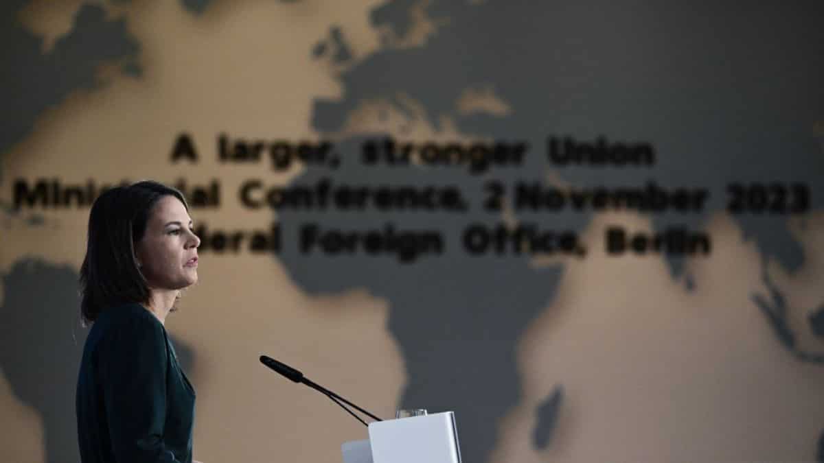 Germany bats for Ukraine's EU membership, says formal talks could get greenlit next month
