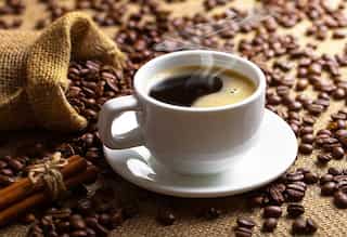 Moderate consumption of tea, coffee linked to decreased risks of cognitive disorders: Study