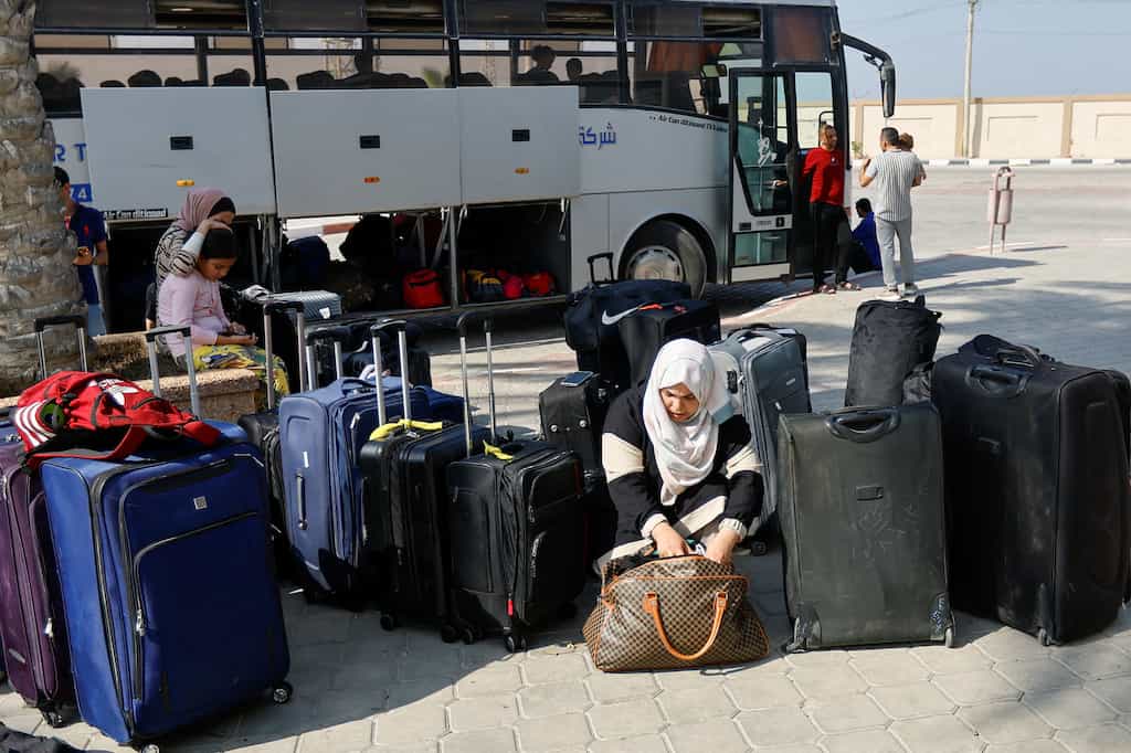 Israel-Hamas war: Gaza evacuations through Rafah crossing suspended
