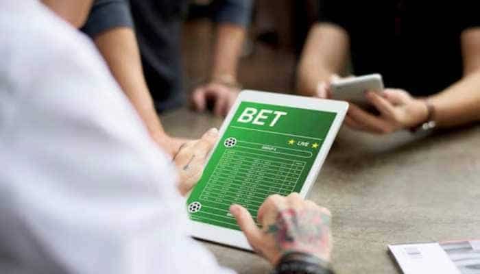 India blocks 22 illegal betting apps and websites amidst political chaos in poll-bound state