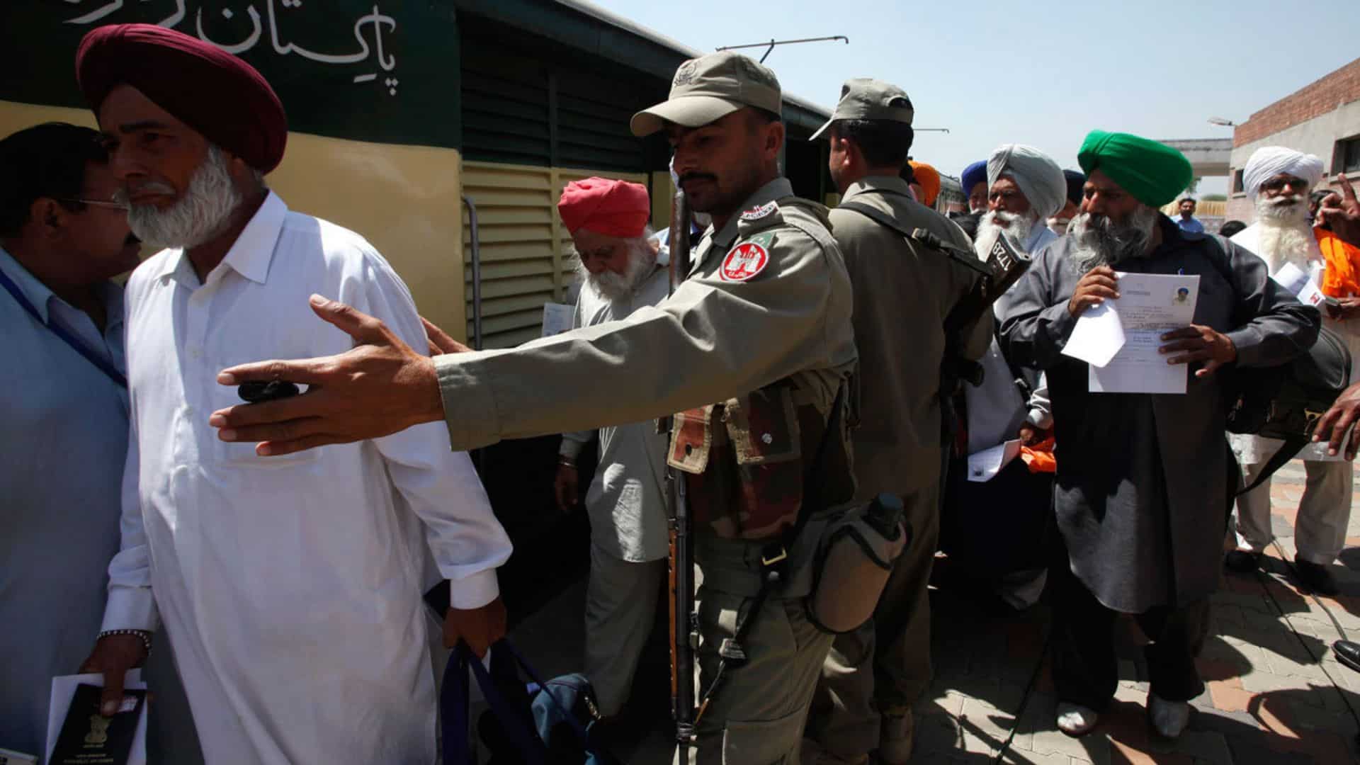 Pak acting PM instructs authorities to extend full facilities to Sikh pilgrims