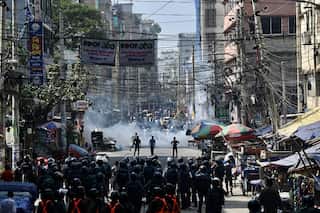 Bangladesh garment workers protest seeking higher minimum wage