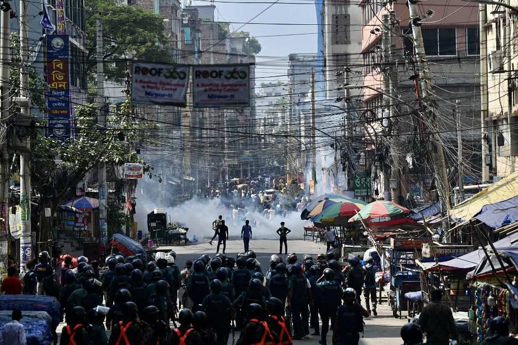 Bangladesh garment workers protest seeking higher minimum wage