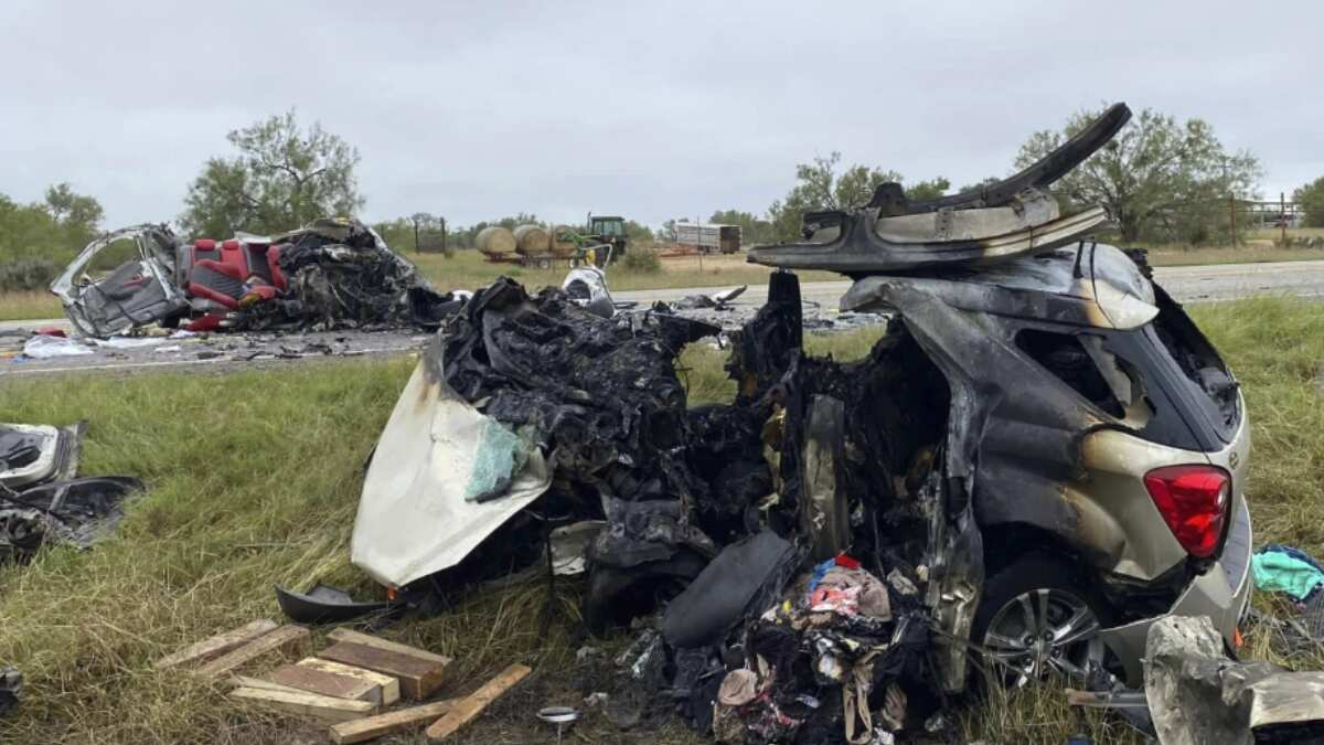 Texas: Police chase of suspected human smuggler ends in fatal crash, 8 dead Texas: Police chase of suspected human smuggler ends in fatal crash, 8 dead