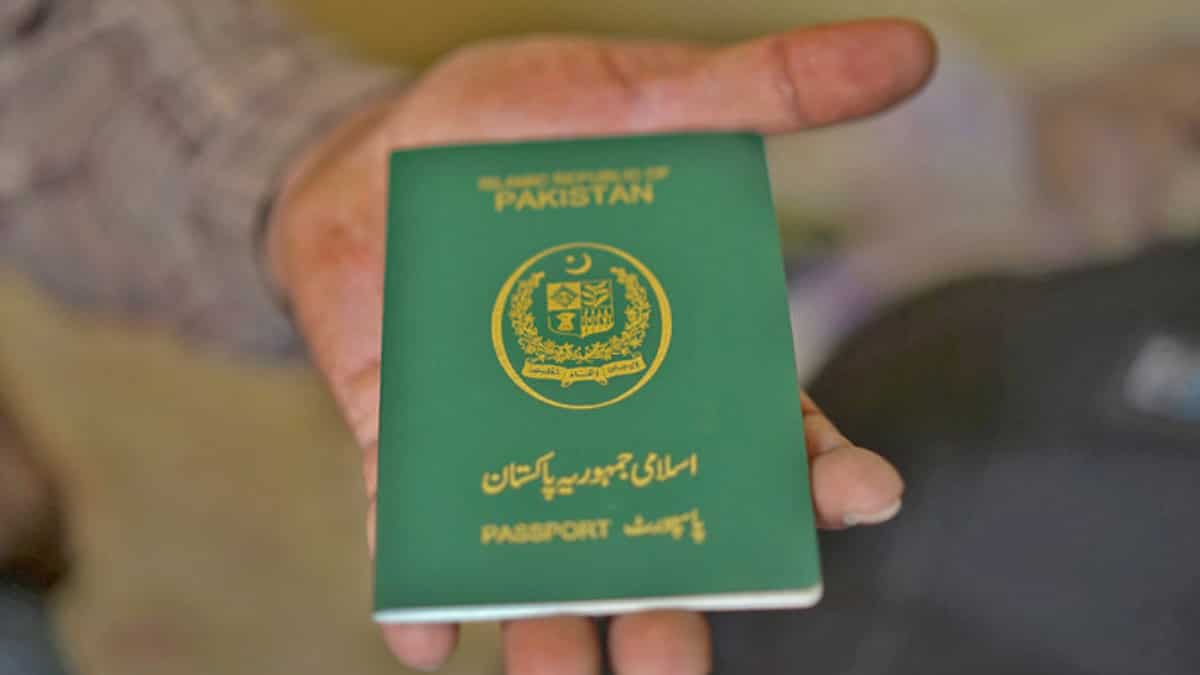 No passports for Pakistanis as country now faces shortage of lamination paper
