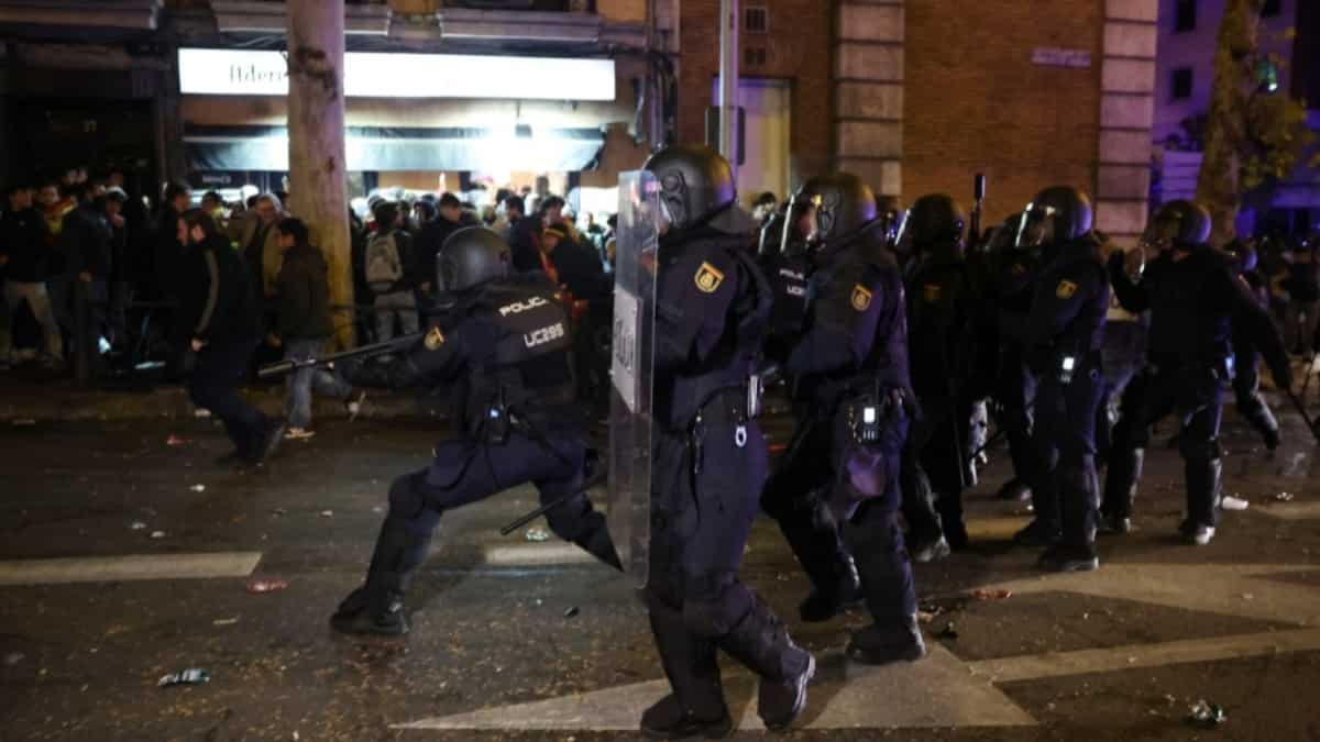 Amnesty deal with Catalan separatists makes thousands protest in Madrid