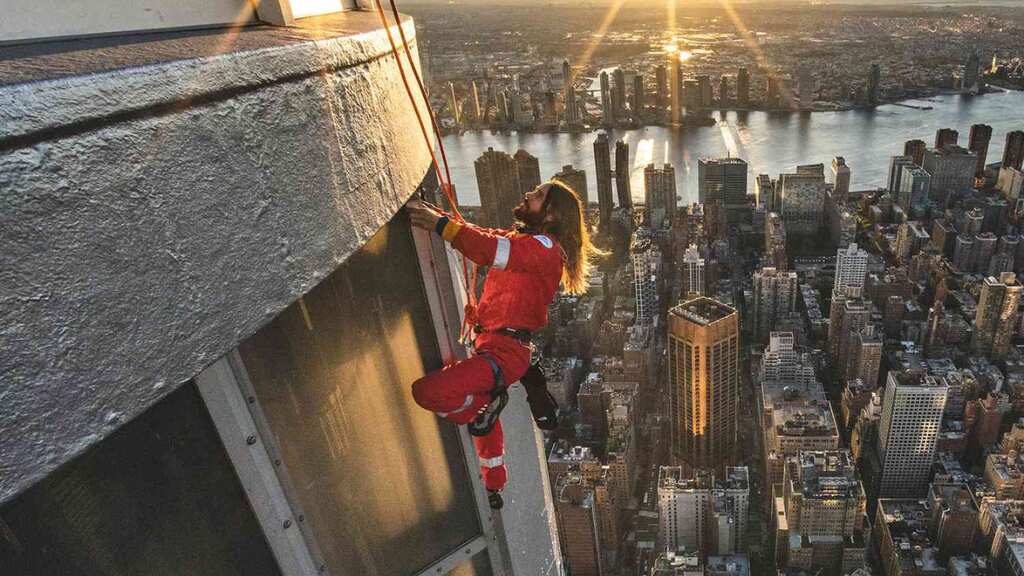 Jared Leto makes history by climbing the Empire State Building