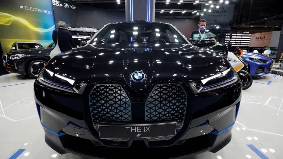 Subaru, Porsche, and BMW drivers likely cause more car crashes in UK, study blames 'look-at-me' branding