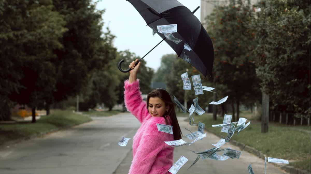 Feeling of 'rich' getting elusive, survey finds 92% millionaires consider themselves 'middle class'