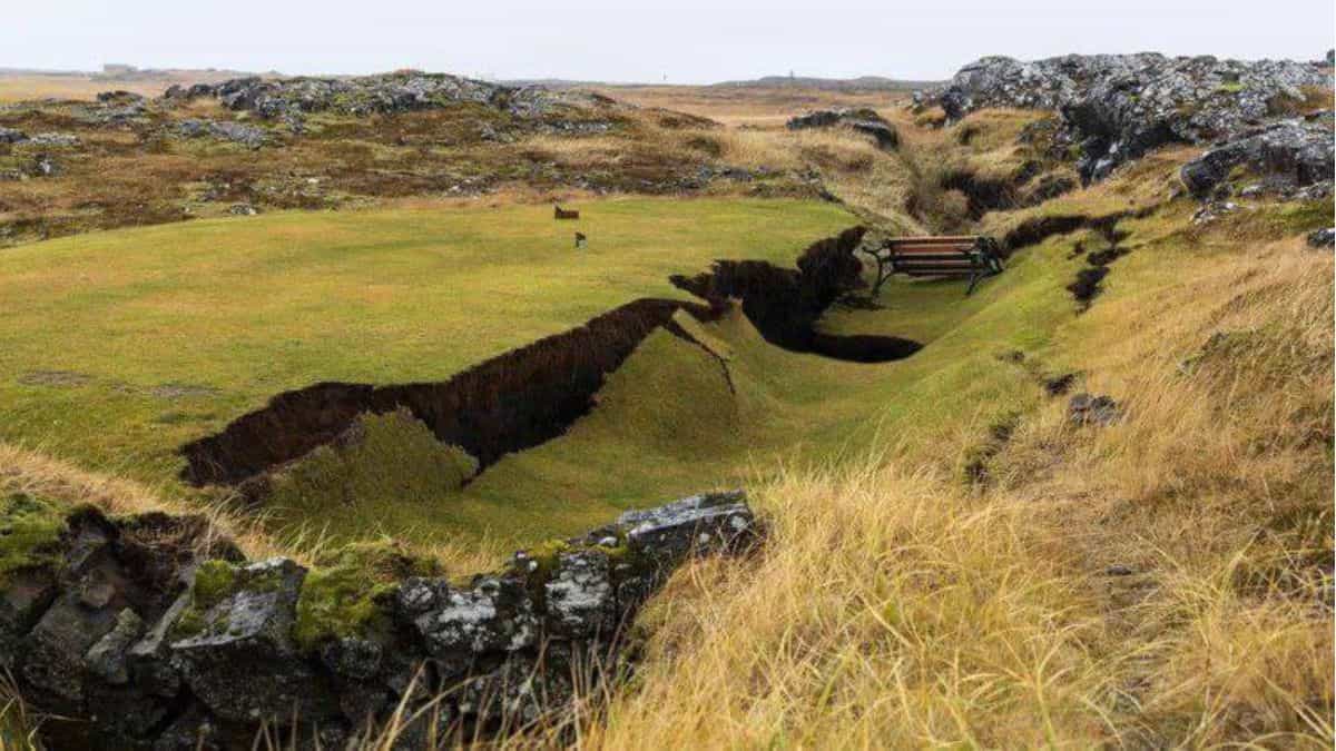Earthquakes shake Reykjanes 