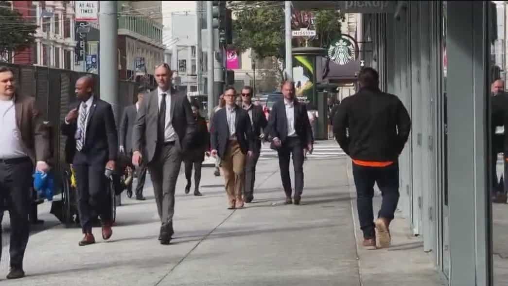 US: Foreign journalists who went to cover Asia-Pacific summit robbed at gunpoint