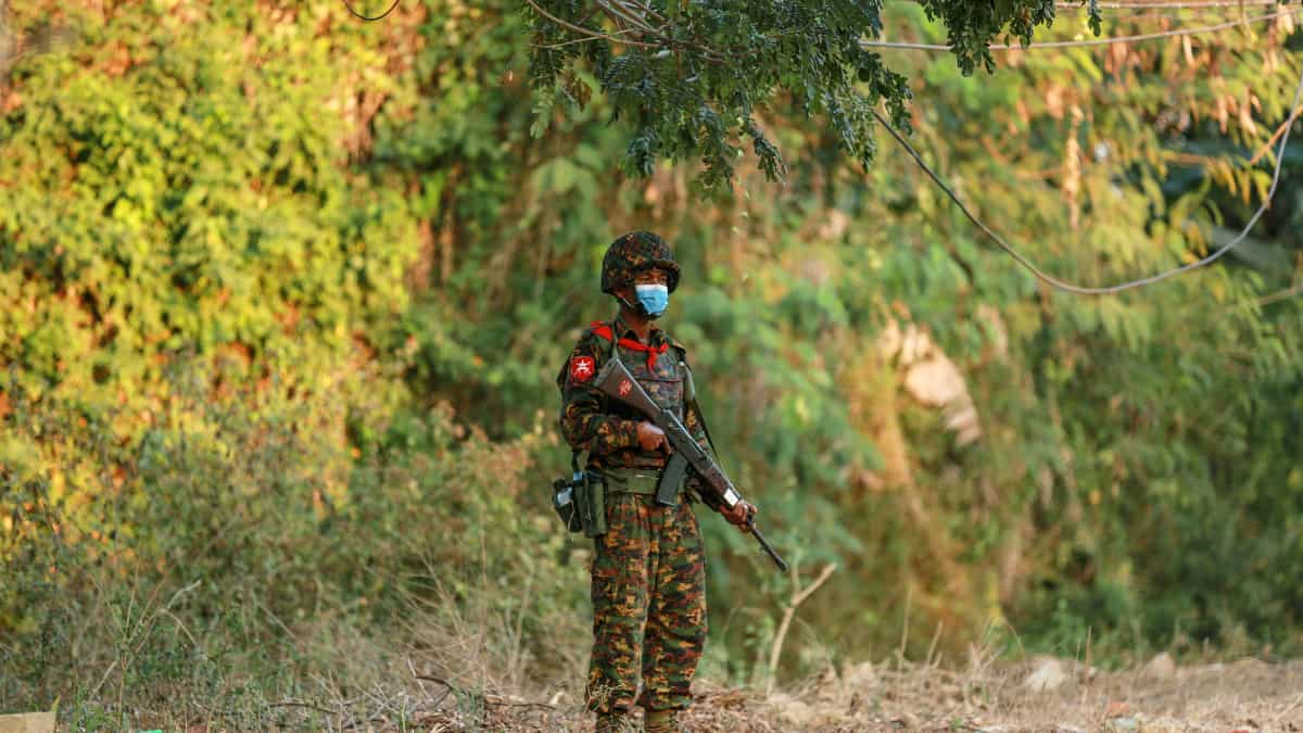 Myanmar civil war: 10 men shot dead by junta troops in Mandalay region, report says Myanmar civil war: 10 men shot dead by junta troops in Mandalay region, report says