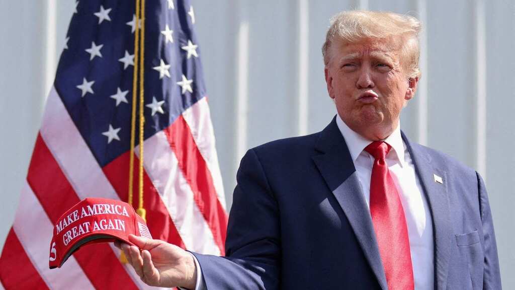 Trump civil fraud trial: Ex-president launches tirade against clerk soon after pause on gag order