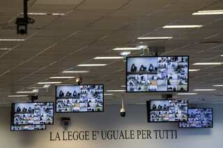 Over 200 Italian mobsters convicted in mafia 'maxi trial'