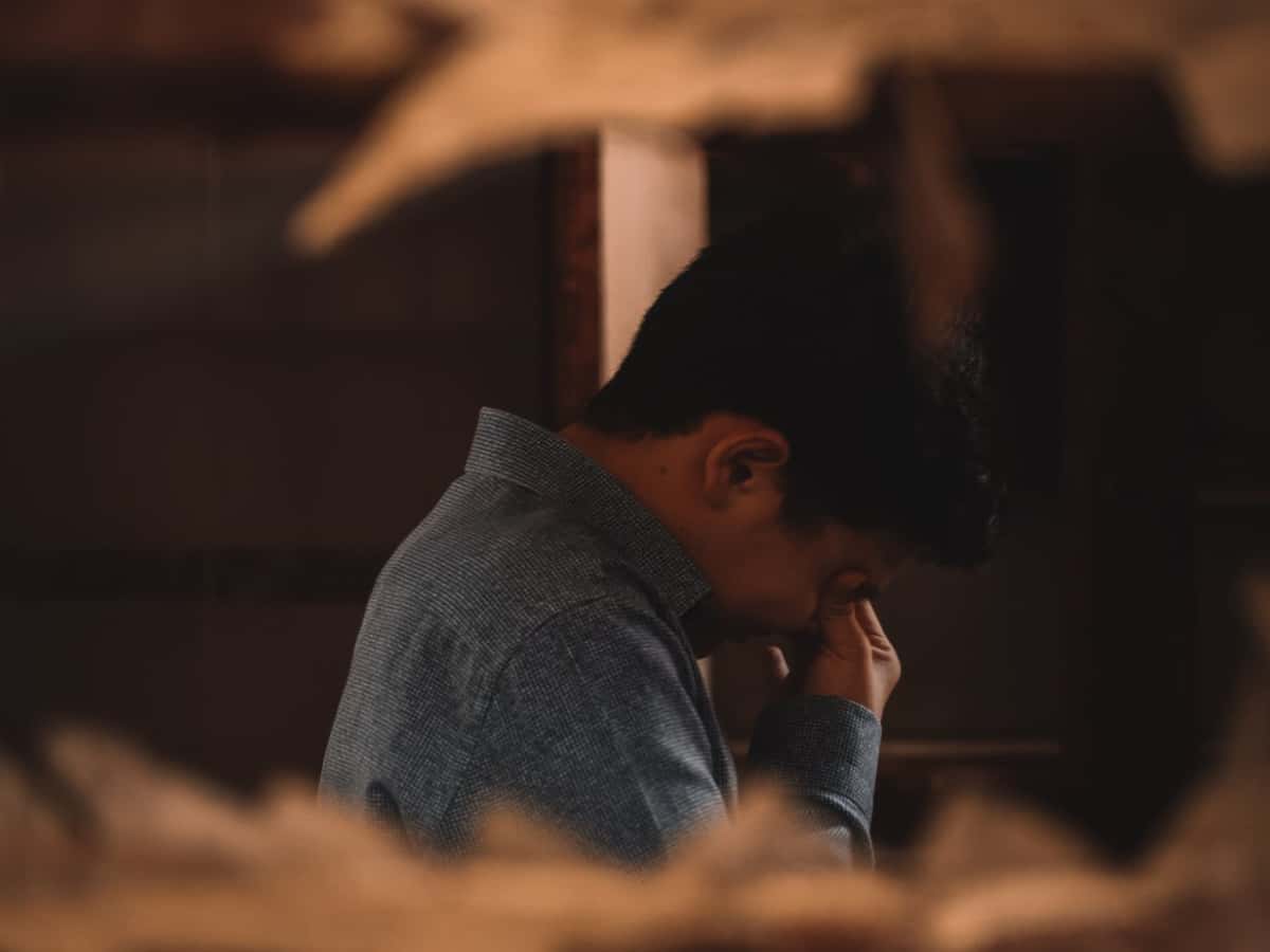 In Japan, companies are renting 'handsome weeping boys' to make employees cry, wipe their tears In Japan, companies are renting 'handsome weeping boys' to make employees cry, wipe their tears