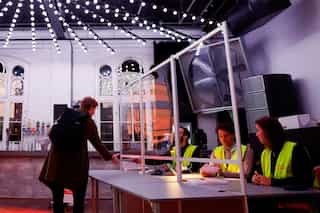Dutch election: Voters cast ballots to choose new prime minister in tight race