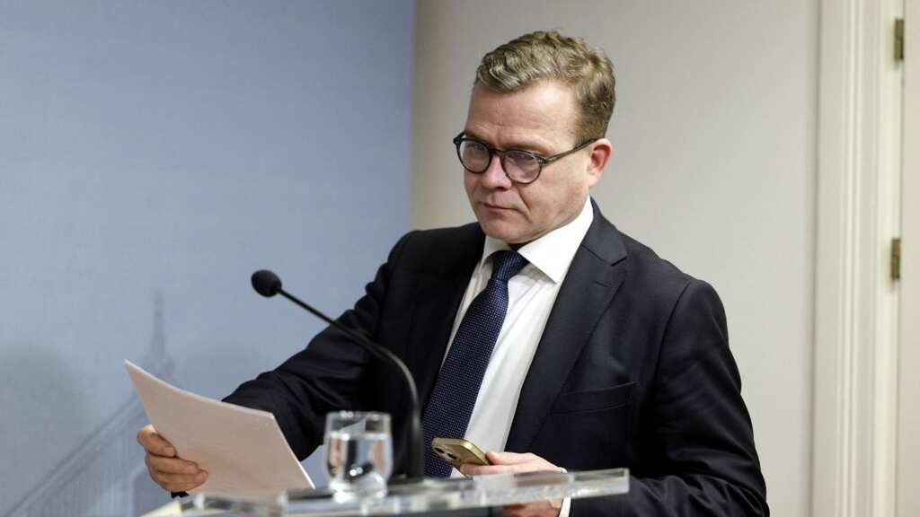 Finland to close all but one border crossing to Russia amid surge in migrants