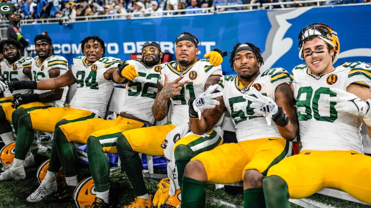 Green Bay Packers stun Detroit Lions on thanksgiving, Dallas Cowboys and San Francisco 49ers march on Green Bay Packers stun Detroit Lions on thanksgiving, Dallas Cowboys and San Francisco 49ers march on
