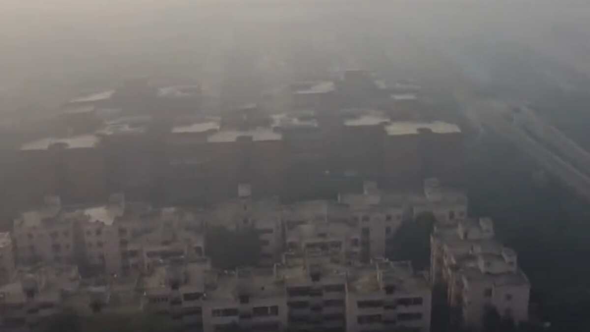 India: Delhi AQI gets 'severe', environment minister takes stock at review meet India: Delhi AQI gets 'severe', environment minister takes stock at review meet
