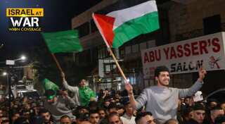 Celebrations break out in West Bank as prisoners reach home to heroic welcome