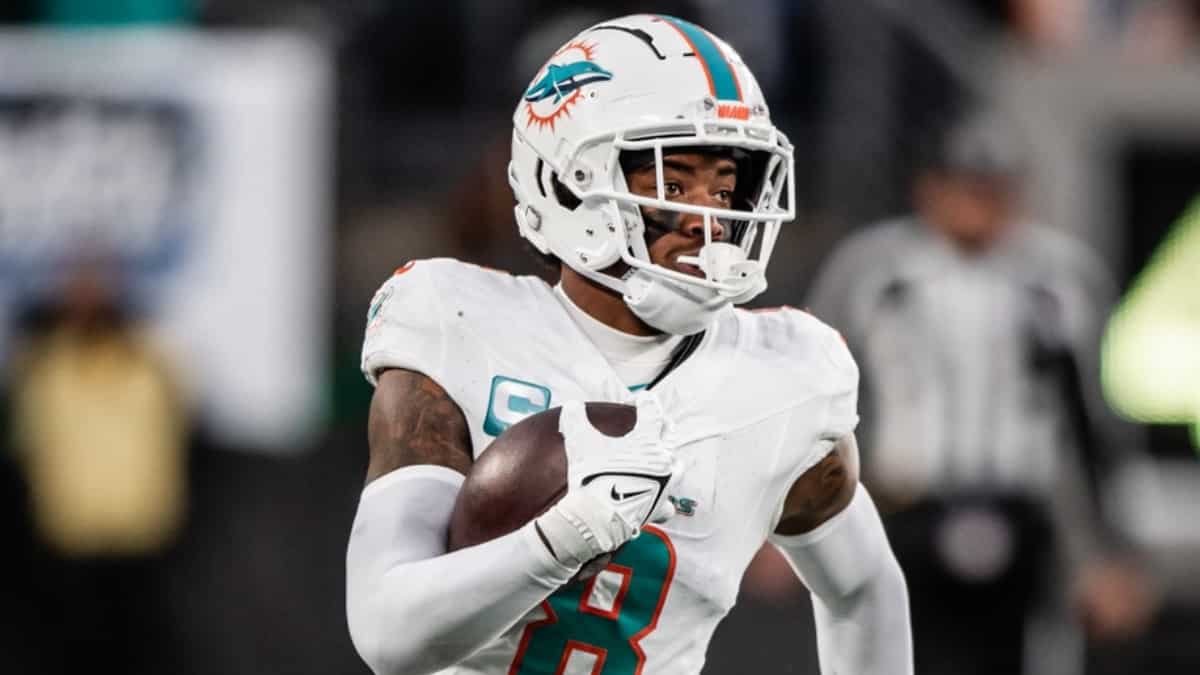 WATCH | Jevon Holland scores pick-six for Miami Dolphins on New York Jets' Hail Mary attempt