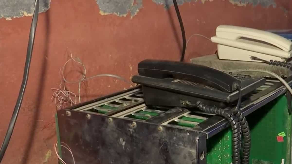 Landline set up so anxious family can connect to trapped workers