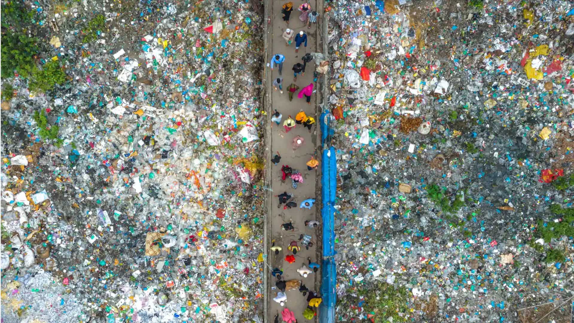 Category winner – MPB vision of the future – Walk through trash