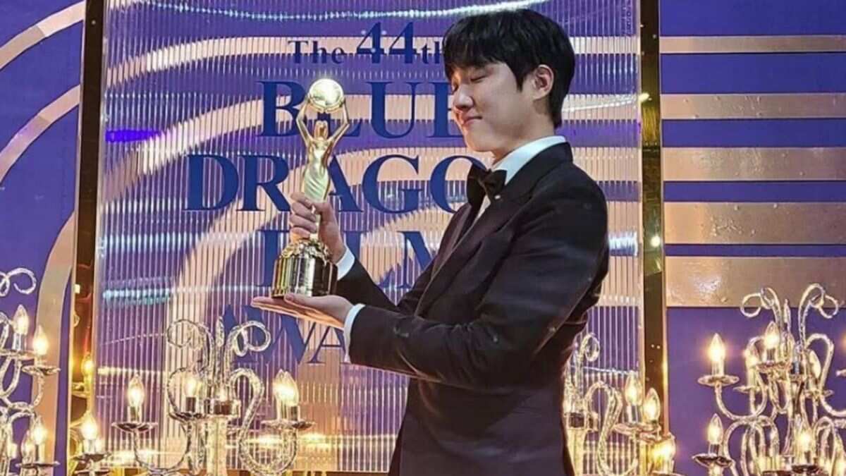 Hopeless fame Hong Sa Bin to enlist for military service after winning Best New Actor award