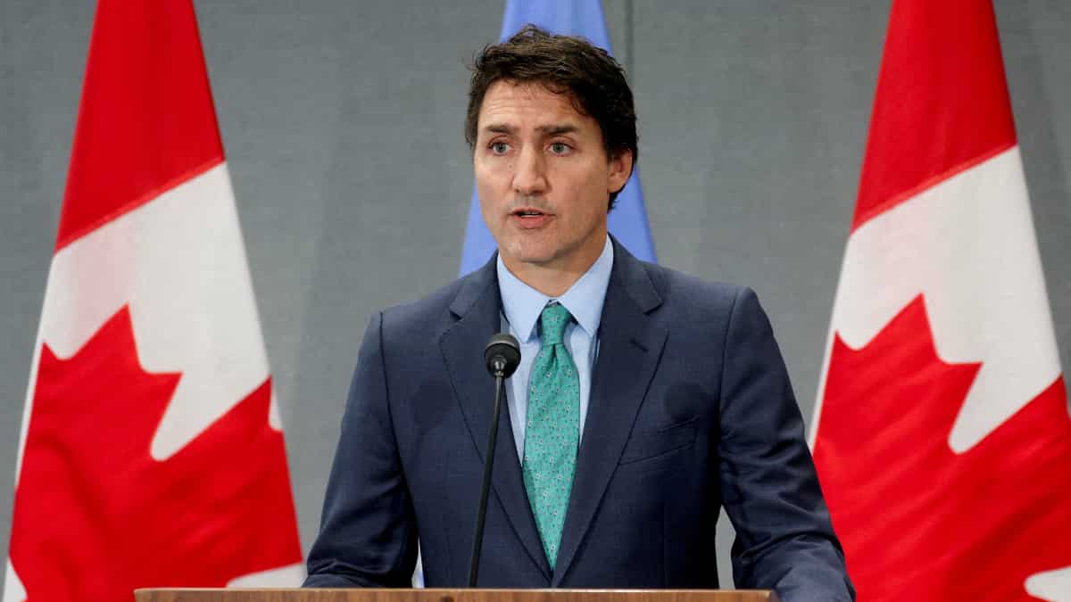 Canada: Jewish community centre hit by firebombing; Trudeau demands end to antisemitic acts