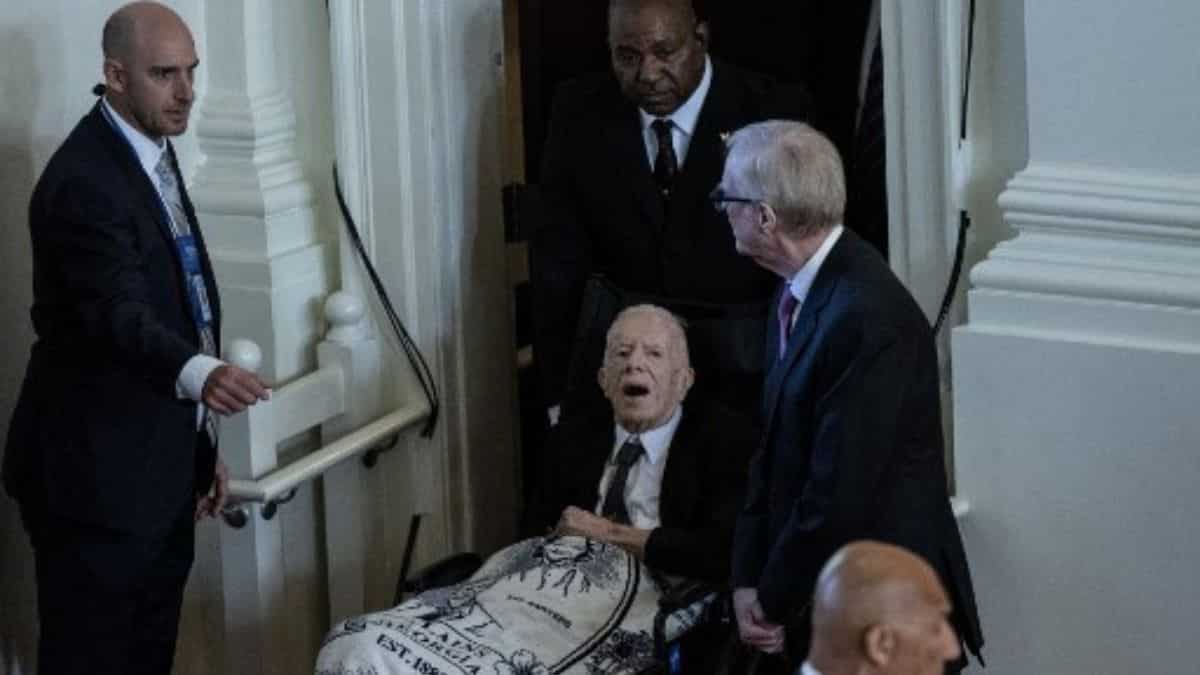 Former US President Jimmy Carter honours wife