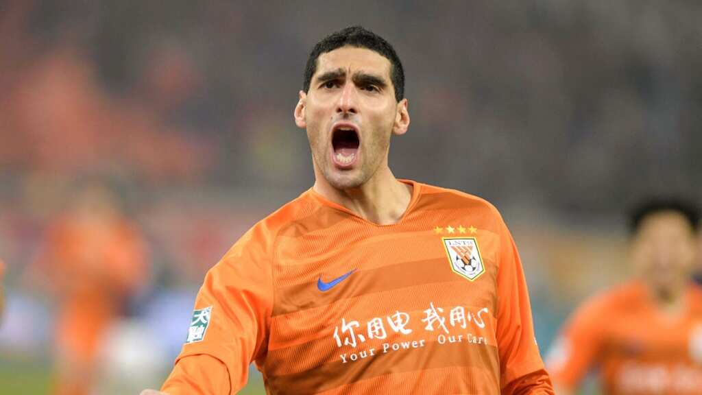 Former Manchester United star Marouane Fellaini bids farewell to Shandong Taishan