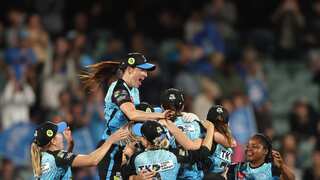 Adelaide Strikers win second consecutive Women's Big Bash League title after defeating Brisbane Heat