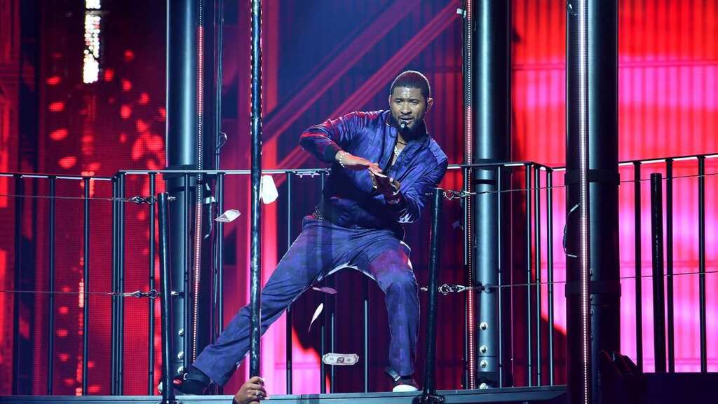 Teary-eyed Usher wraps up Las Vegas residency with emotional farewell