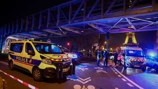 Paris knife attacker 'swore allegiance to Islamic State'