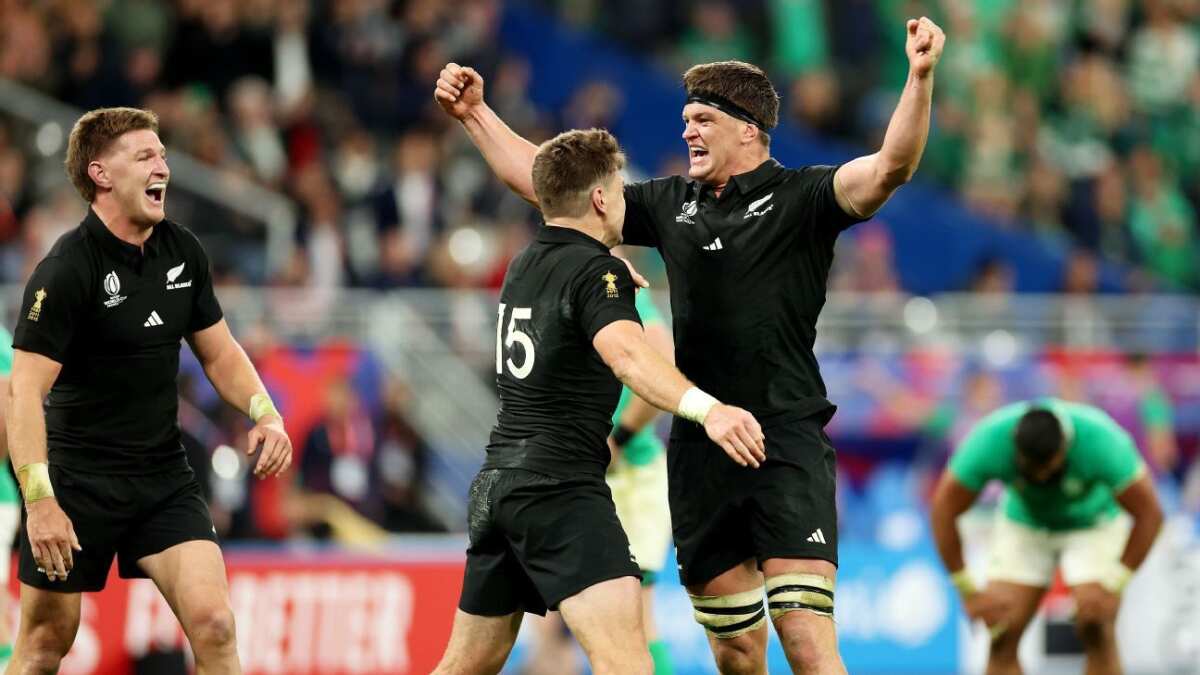 Rugby: Beauden Barrett commits to another All Blacks World Cup cycle, coach Scott Robertson lauds playmaker Rugby: Beauden Barrett commits to another All Blacks World Cup cycle, coach Scott Robertson lauds playmaker
