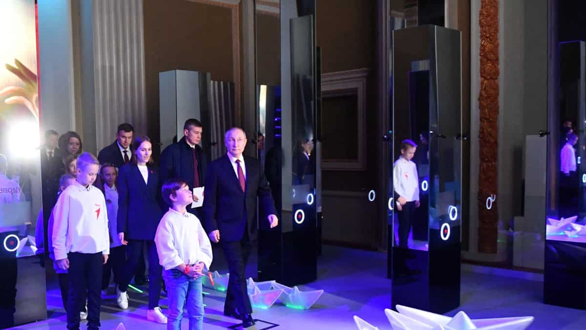 Russian President Vladimir Putin watches 'nuclear button' as he observes re-created explosion