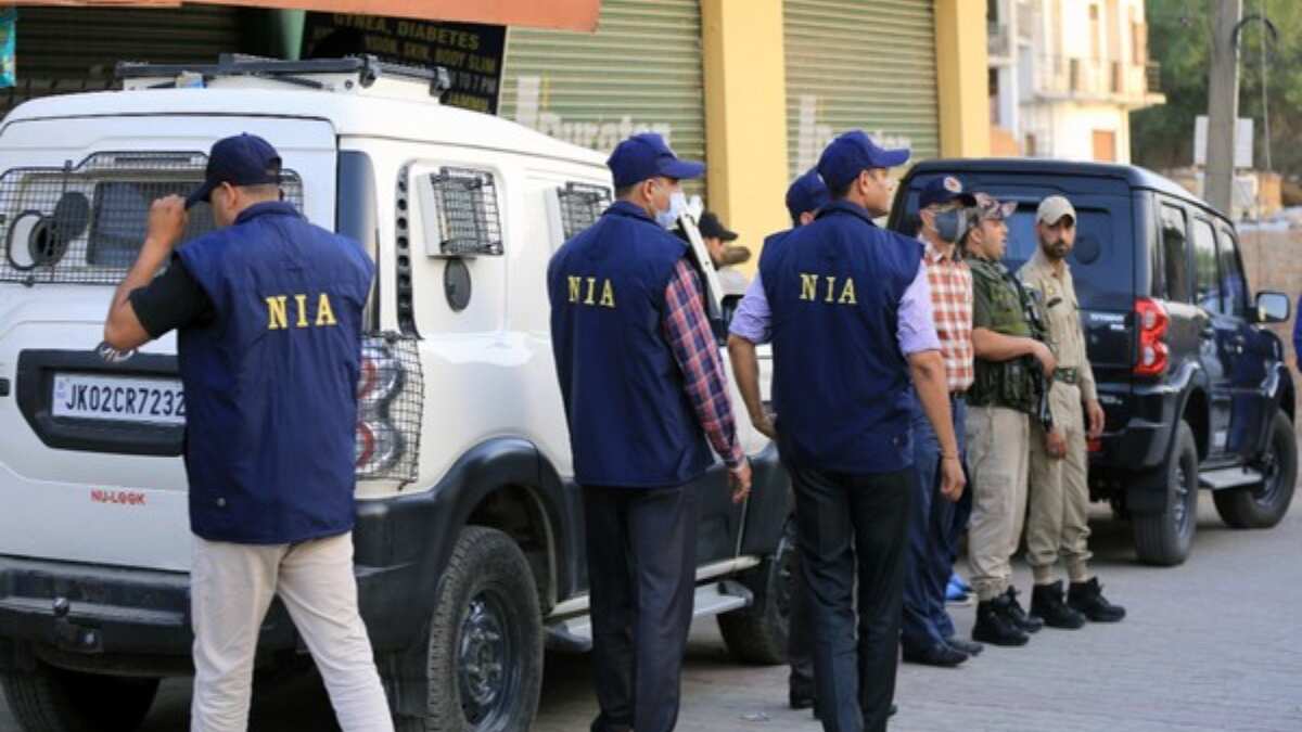 India: 13 arrested in ISIS terror conspiracy case after raids in Maharashtra, Karnataka by NIA India: 13 arrested in ISIS terror conspiracy case after raids in Maharashtra, Karnataka by NIA