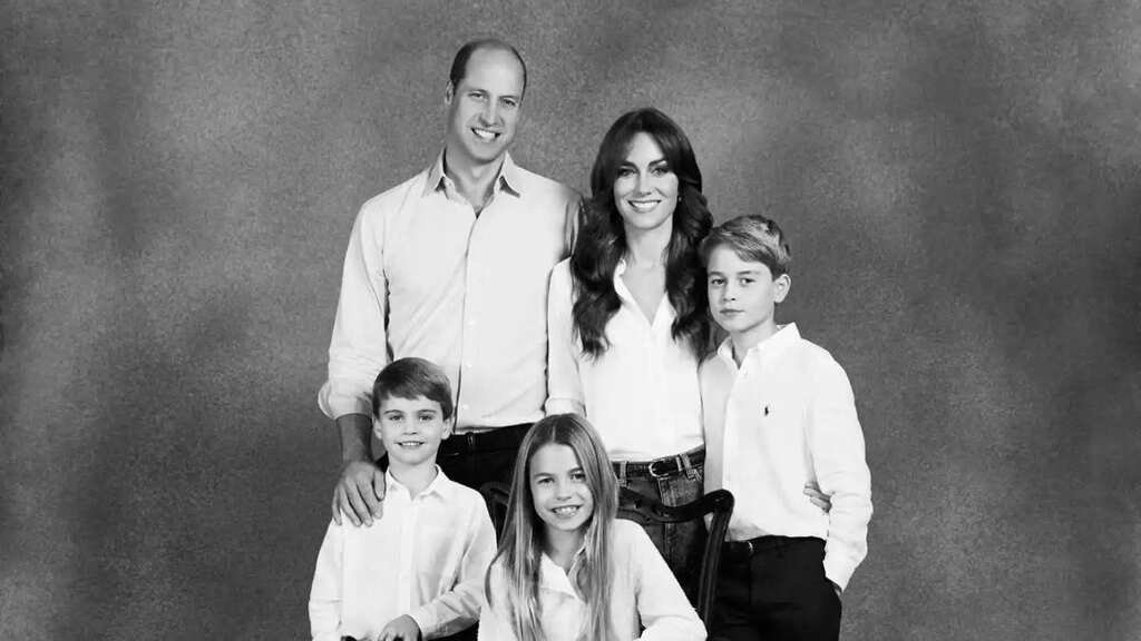 Kate Middleton and Prince William unveil this year's Christmas card