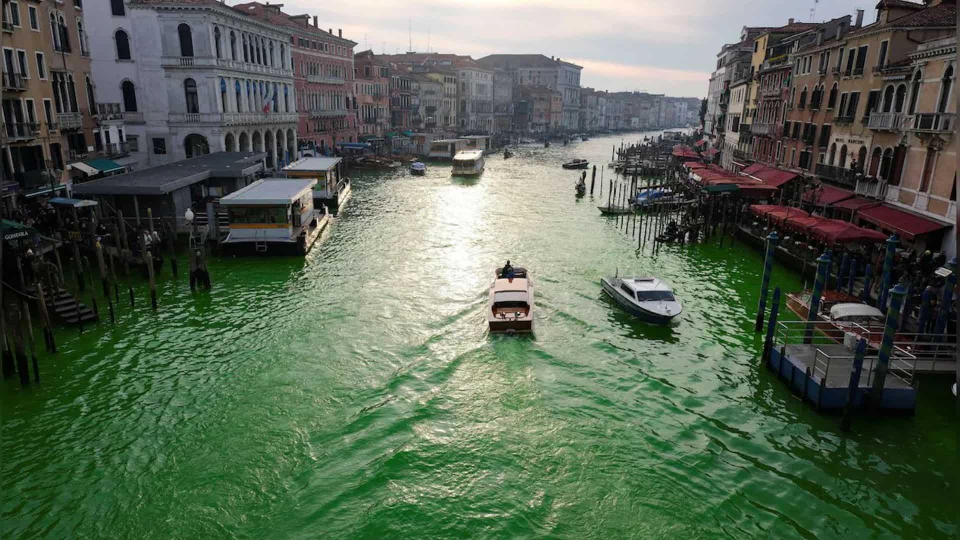 Symbolic banner display