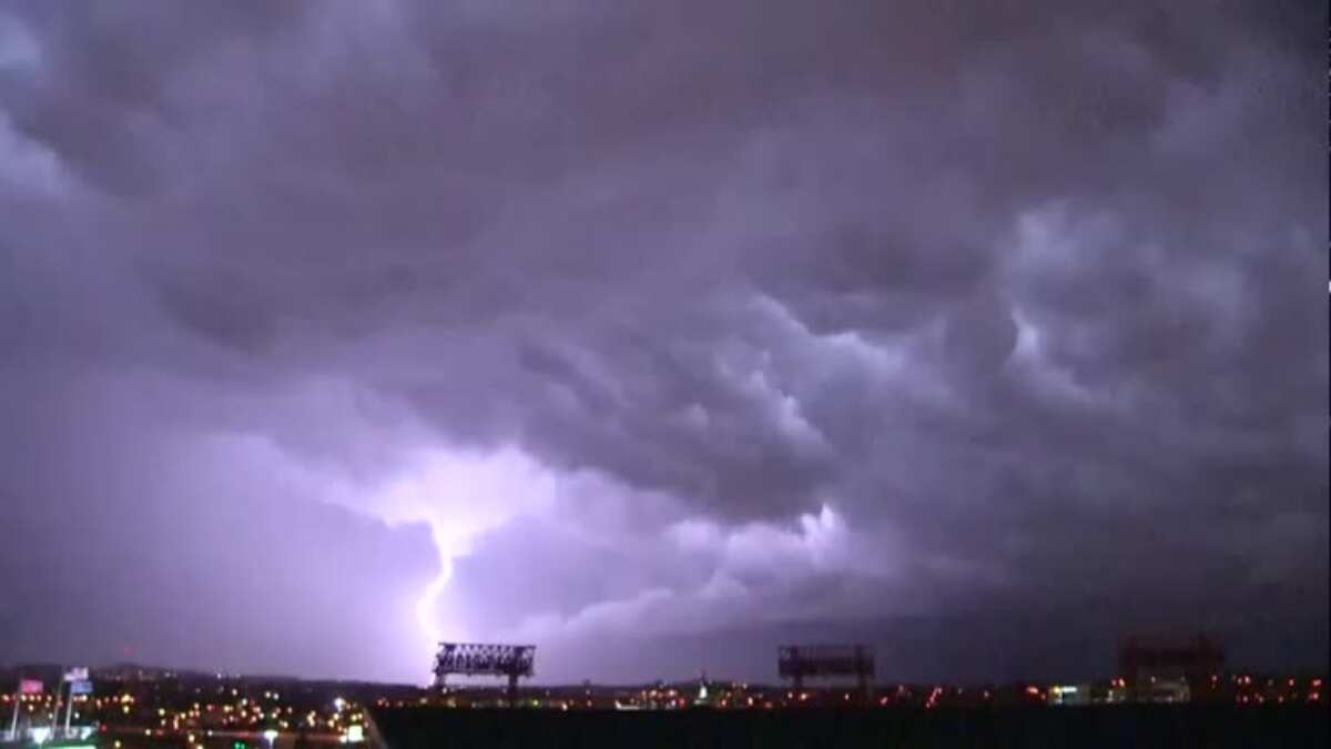 Severe storms hit Tennessee