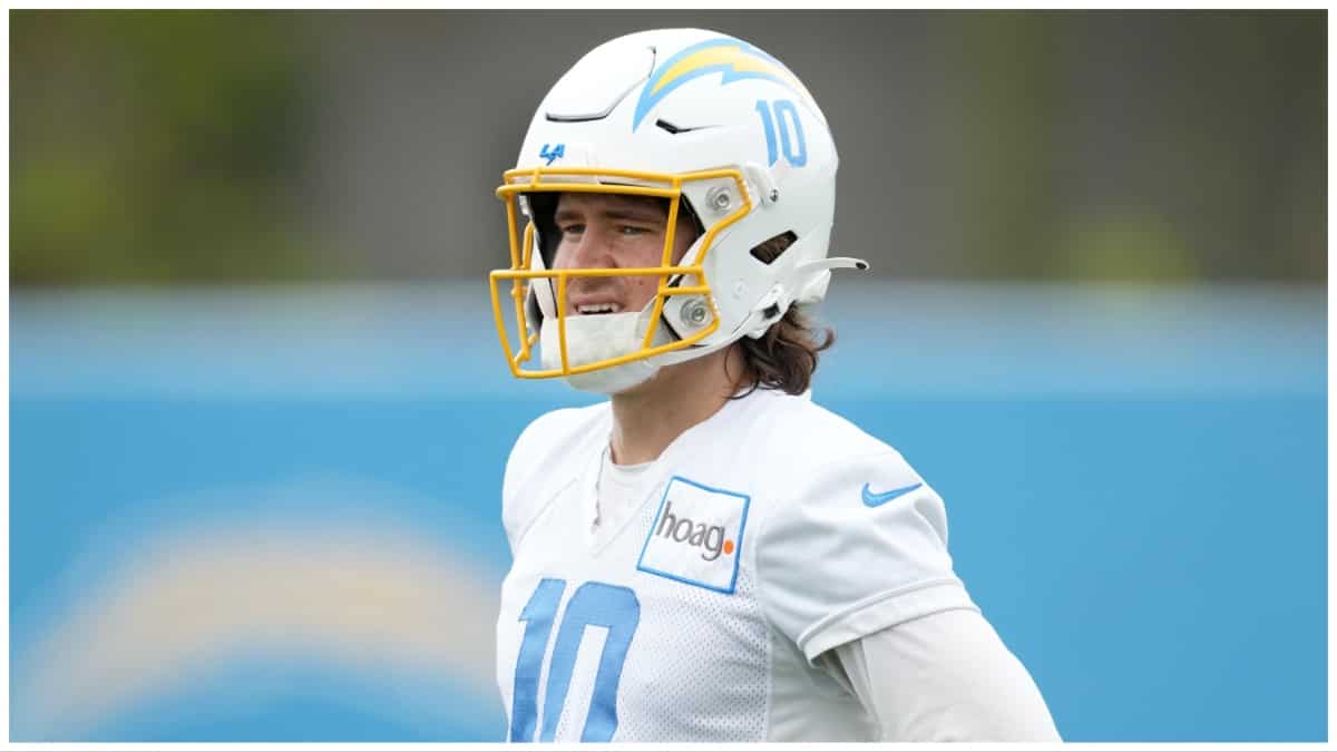 Los Angeles Chargers' QB Justin Herbert fractures finger on throwing hand