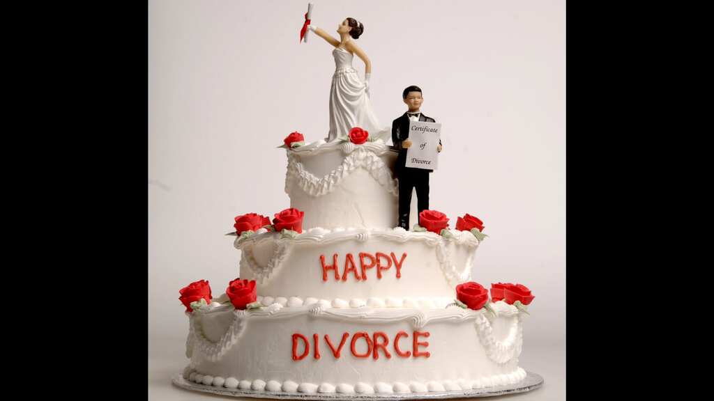 'This s*** marriage ends here': Chinese woman throws epic bash to celebrate divorce