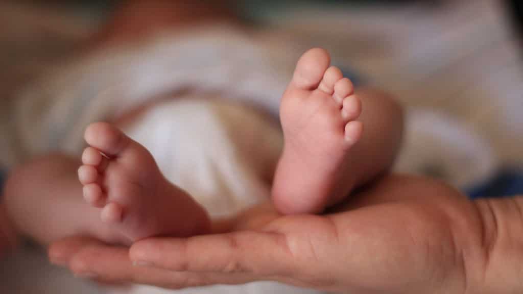 Woman goes to hospital with stomach pain, walks out with a baby weeks later