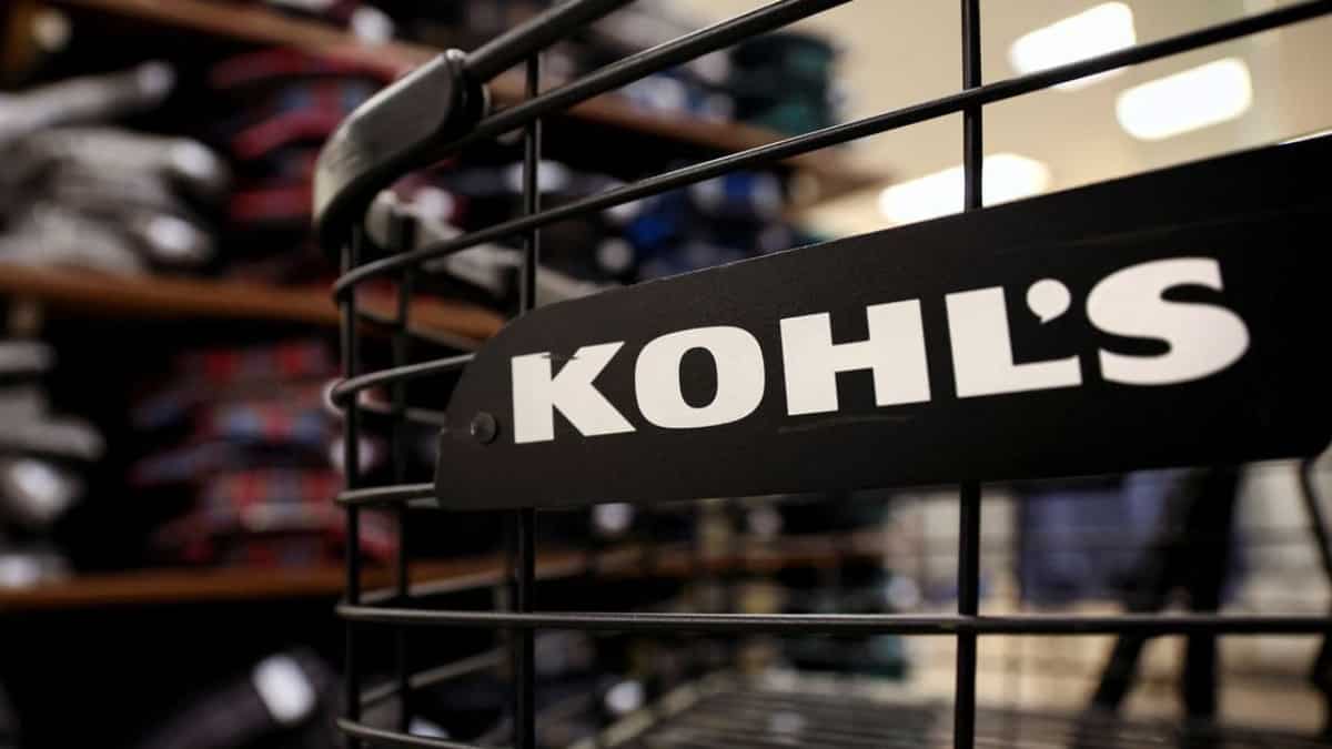 Thieves steal from department store, then bargain for lesser charge saying items were on sale anyway Thieves steal from department store, then bargain for lesser charge saying items were on sale anyway
