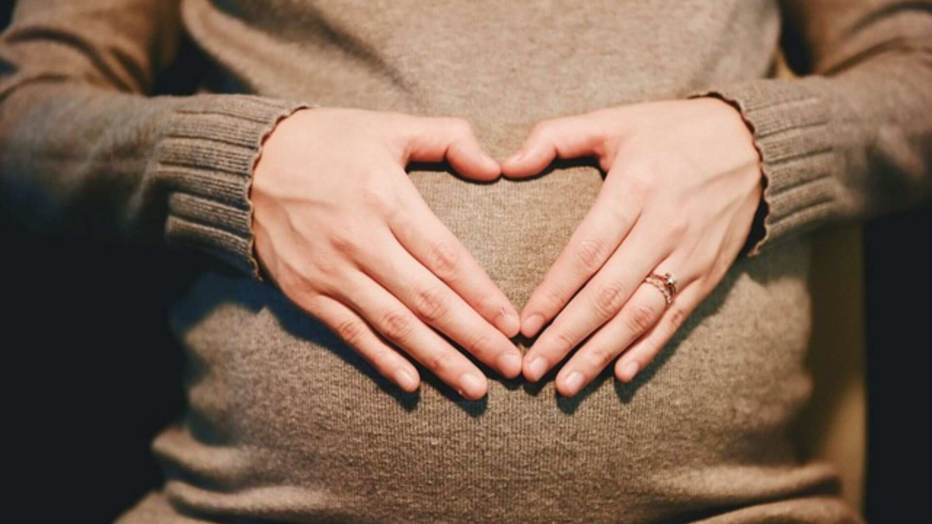 US fertility doctor accused of covertly impregnating patient with his own sperm
