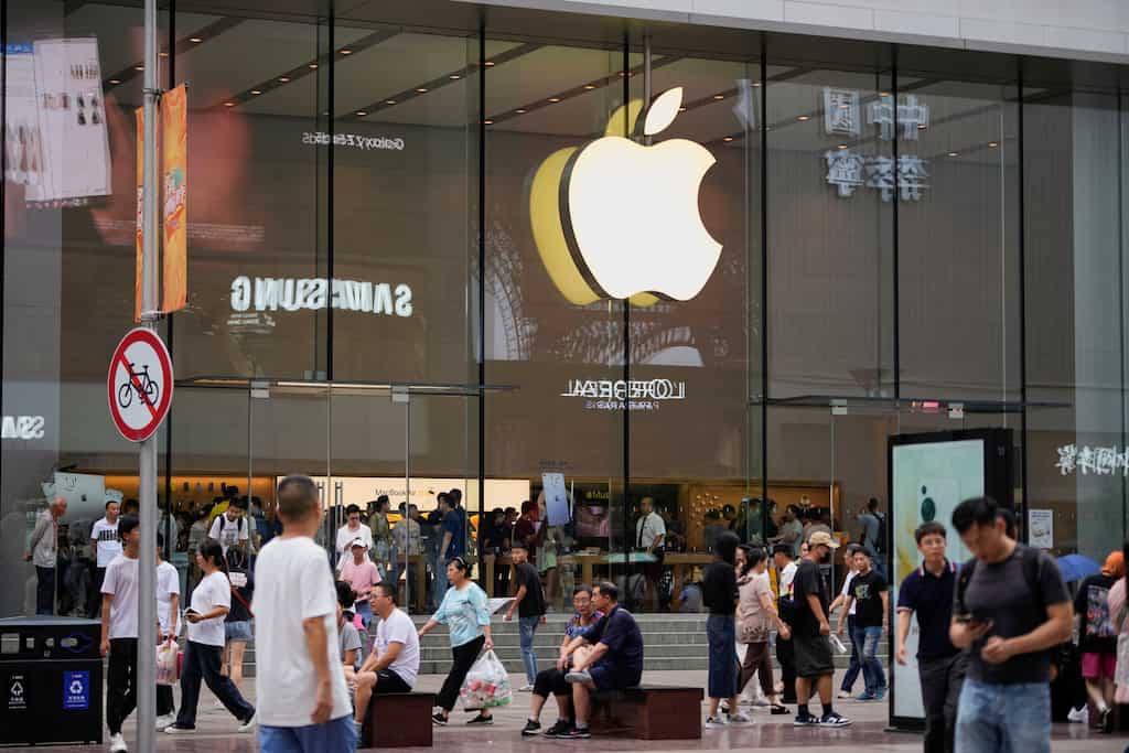 China's ban on Apple's iPhone accelerates